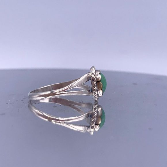 Navajo Vintage SouthWestern Sterling Silver and Turquoise Ring - Picture 5 of 7